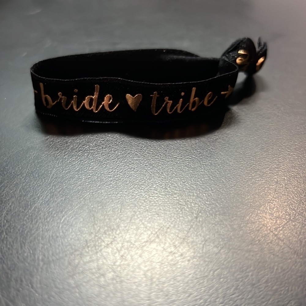 Bridal Party Hair Ties, 3 Black & 3 White Bride & Bride Tribe ties, 2 packs - Picture 9 of 9
